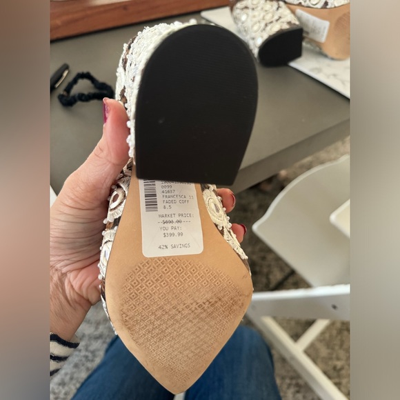 Tory Burch  - New Francesca Pointy toe Pump in color Faded Coffee Ivory - Picture 5 of 7